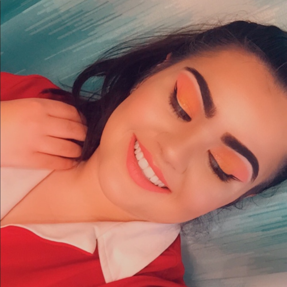Meet your Posher, Alyssa